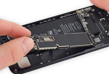 Замена антенны Wi-Fi на iPhone 7