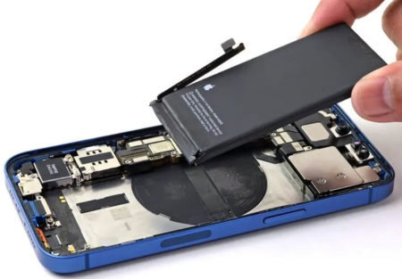 Замена аккумулятора на iPhone 13 mini
