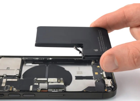 Замена аккумулятора на iPhone 14 Pro